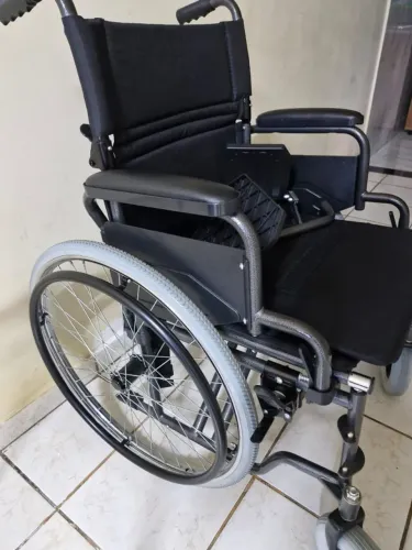 CADEIRA DE RODAS