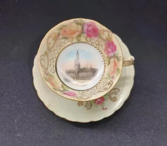 Xícara de café de porcelana inglesa