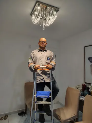 Eletricista Profissional Tenção e Corrente.