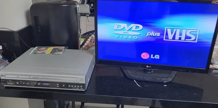 Vídeo cassete LG DVD VHS DV-596B PERFEITO