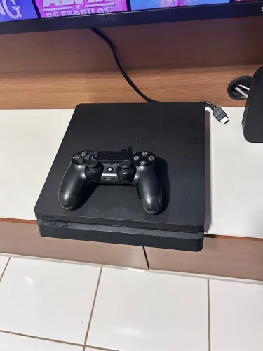 Vendo PlayStation 4 slim 1T Impecável !!! Feita manutenção preventiva e ainda na garantia 