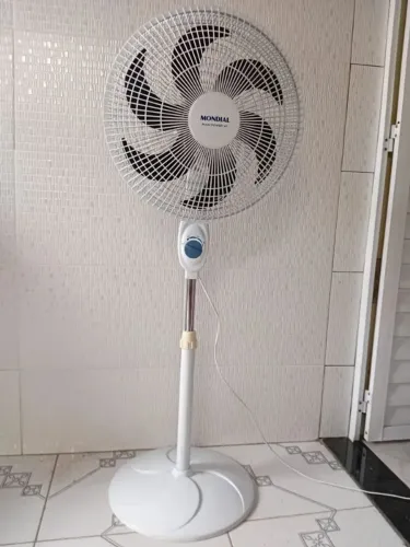 Ventilador de Coluna Mondial