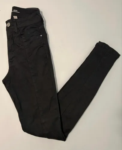 Calça preta skinny Lez a Lez tam. 34/36