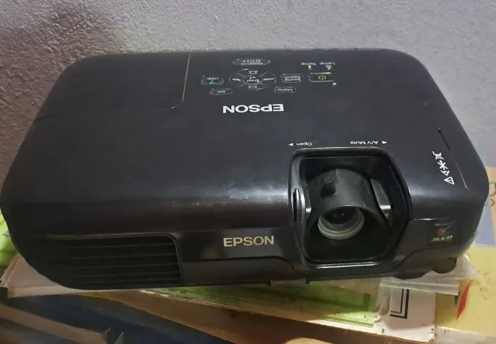 Projetor Epson S10+ Power Lite