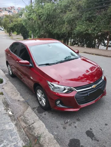 Onix LT carro de garagem.