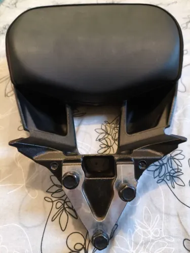 Encosto do garupa Sissi Bar Xmax 250