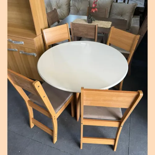 Mesa com 4 cadeiras - entrego hoje