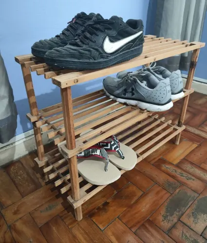 Sapateira de madeira desmontável 