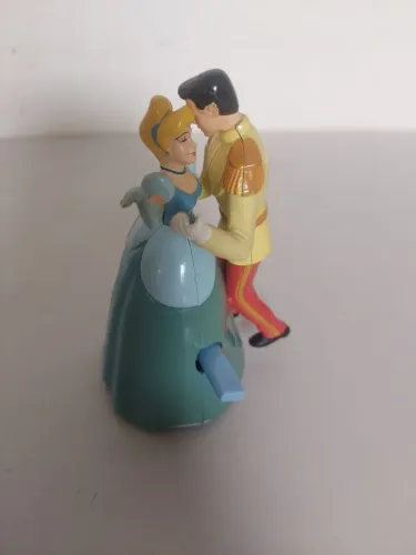 Miniaturas Cinderela e príncipe Encantado