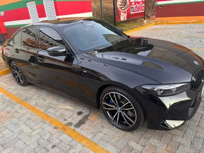 BMW 330E HÍBRIDA - 2024 COM APENAS 5.680KM - ÚNICO DONO + GARANTIA