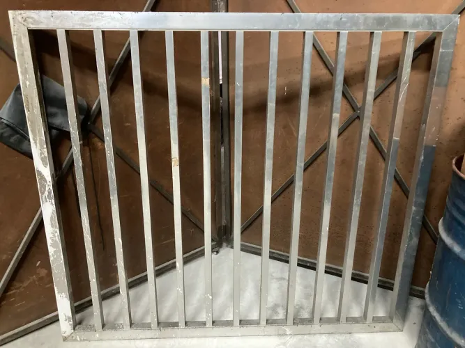 Grade de Alumínio 1,47 largura x 1,30 altura Portão porta janela