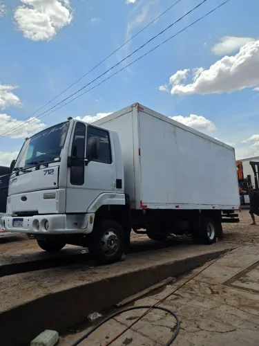 Ford cargo 712