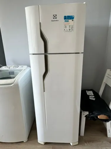 Geladeira Electrolux Cycle Defrost 260L Super Freezer Duplex Branca (DC35A) - 127 Volts