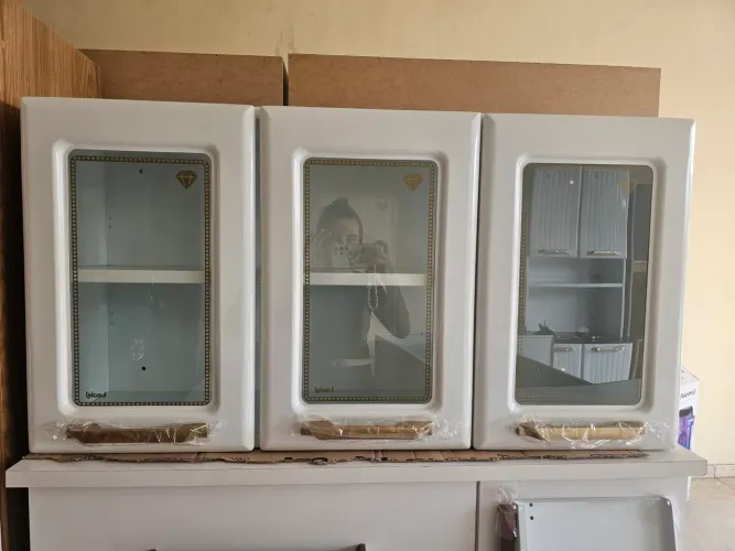 Armário de parede novo