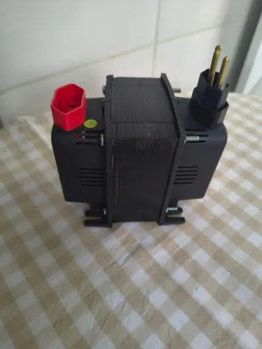 Transformador 110V 220V