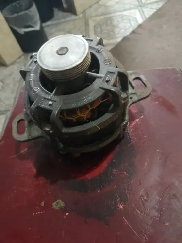 Motor de máquina de lavar roupa Eletrolux turbo 12 kilos funcionando perfeitamente