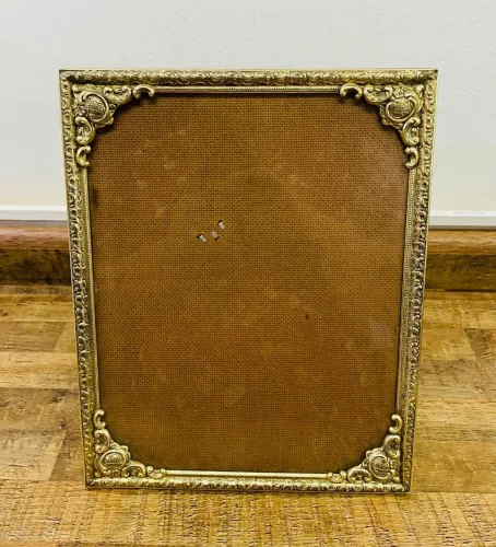 Porta Retrato Antigo De Metal Trabalhado Em Relevo Ouro Velho