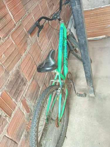 Estou vendendo uma bicicleta 