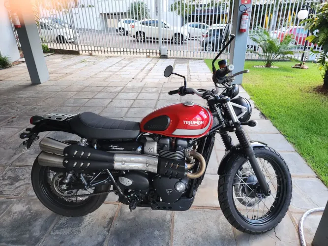 TRIUMPH STREET SCRAMBLER 900 (2018) - APENAS 2.900 KM