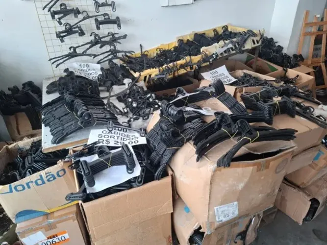 Cabides (100 cabides sortidos $29,00)