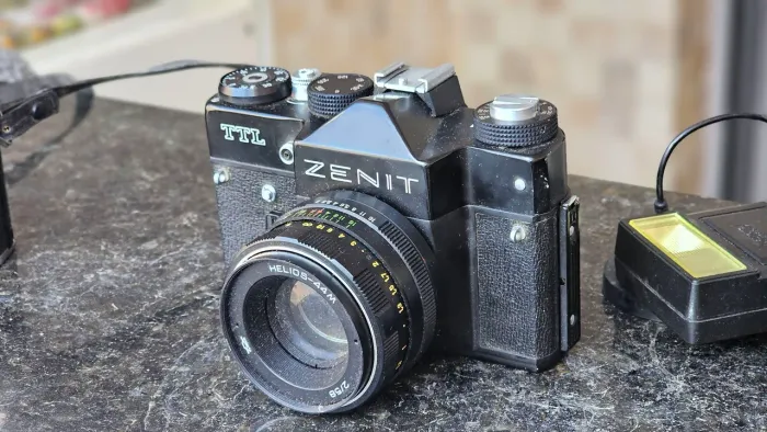Câmera Zenit TTl +Lente Helios + case +Tampa frontal e Flash