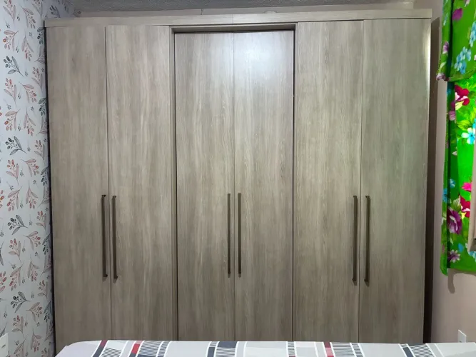 GUARDA-ROUPA CASAL 6 PORTAS