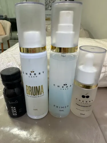 Produtos para extensão de cílios 
