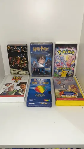 LOTE COM 8 FITAS VHS ANTIGAS - DISNEY, POKÉMON, HARRY POTTER E KISS - (NÃO VENDO SEPARADO)