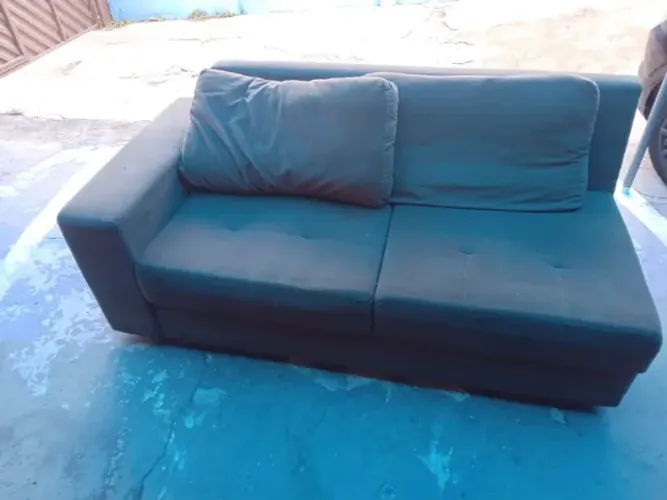 Sofa marrom usado em bom estado