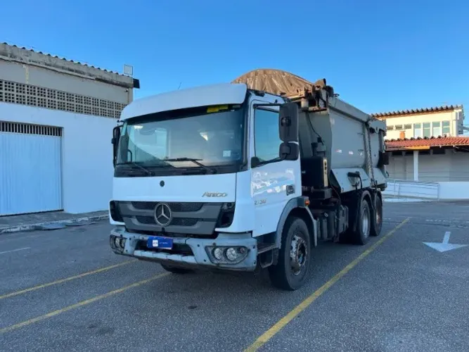 Mercedes-Benz Atego 2730 K 6x4 Basculante 17m³ 2021/2022