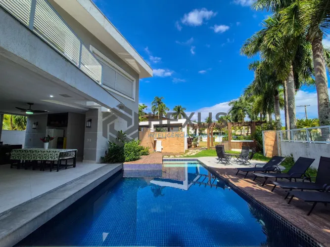 Casa reformada com piscina e área gourmet no Jardim Pernambuco I, Guarujá