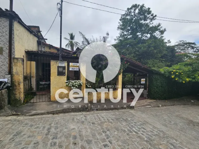 Casa Para Vender com 2 quartos sendo 1 suítes em Laranjeiras