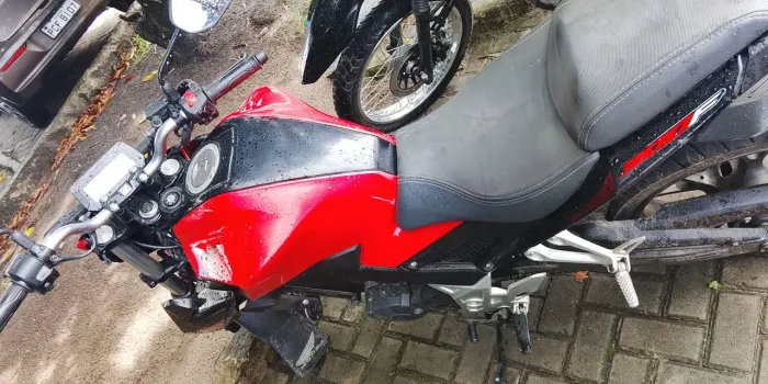 Cb 300 f 2024 vermelha