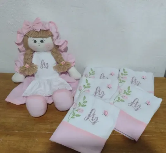kit de fraldas de pano personalizadas + boneca de pano personalizada