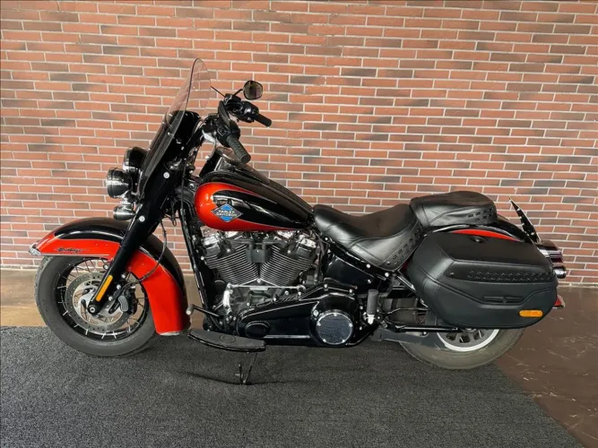 HARLEY-DAVIDSON HERITAGE SOFTAIL CLASSIC