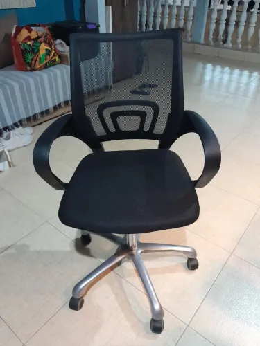 Cadeira giratória pra escritório super confortável tecido
