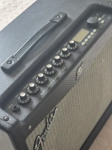 Amplificador Fender Mustang 3