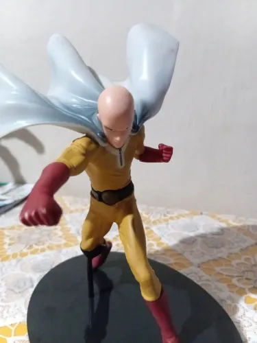 Action Figure Saitama - One Punch Man (Pose Soco Sério)