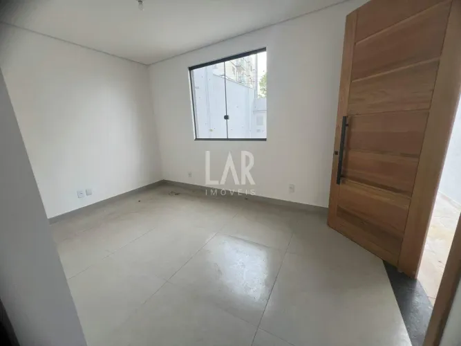 Casa Geminada à venda, 3 quartos, 1 suíte, 2 vagas, Manacás - Belo Horizonte/MG