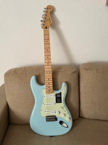 Guitarra Fender Limited Edition - MIM