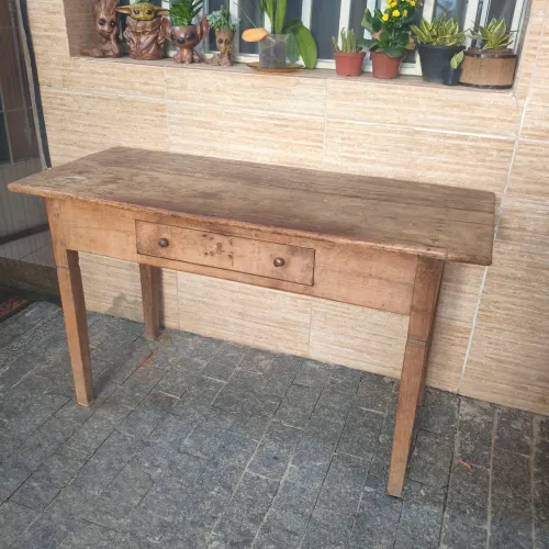 Mesa colonial em madeira nobre com gaveta 