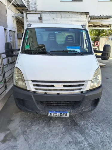 Caminhão iveco daily 55c16 cs 2009 bau