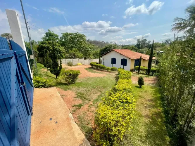 Sitio em Claudio MG Dois córregos passando na porta, proporcionando um ambiente natural e
