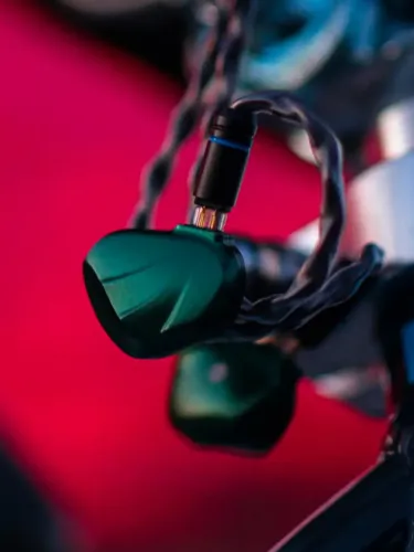FONE DE OUVIDO HYBRID TRN VX 7 DRIVERS HYBRID - NOVO LACRADO PRETO NO MIC