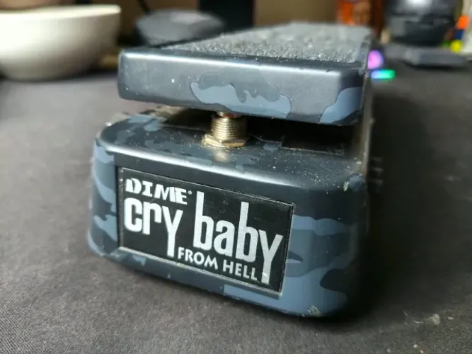 pedal dunlop cry baby from hell dimebag