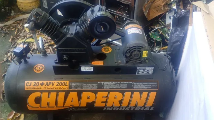 Compressor Chiaperini CJ 20+ APV 200L 5 CV 220v Monofásico IP21