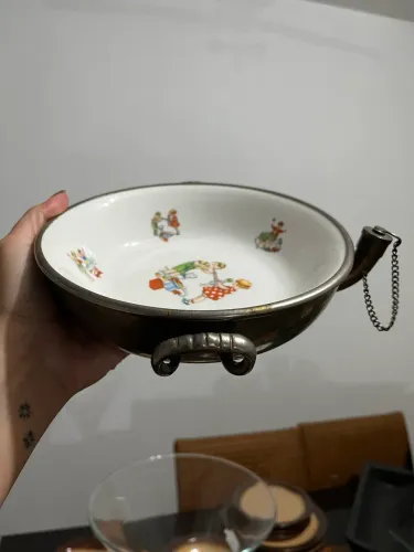 Prato térmico infantil vintage em prata e porcelana 