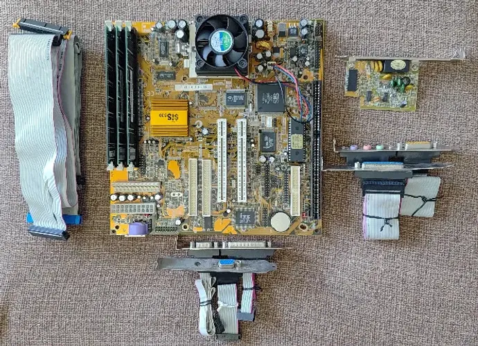 Kit Placa Mãe SIS530 ( M598LMR ), AMD k6-2 500, 256MB SDRAM e Cabos - Ruim / Para Conserto