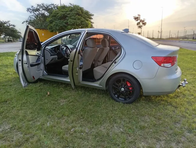 Kia Motors Cerato 1.6 16V Aut. 2011