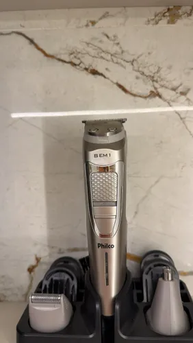 Máquina de cortar cabelo Philco Semi-nova na garantia
